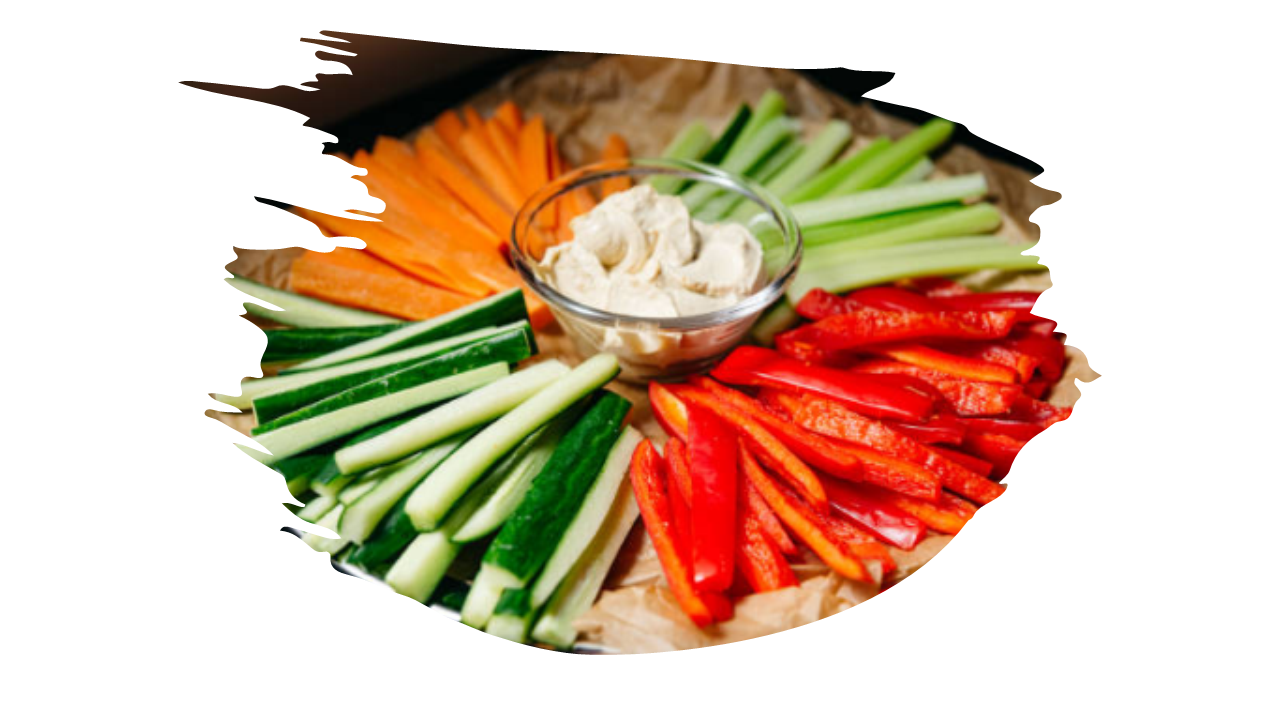 Verduras frescas con humus
